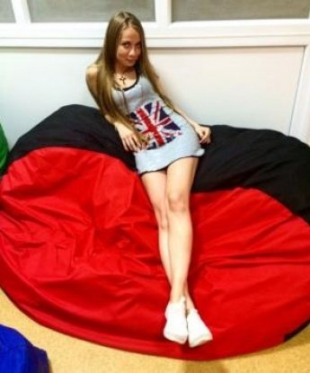 Нюша, 23 года